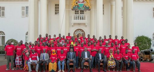The Makonde people with President Uhuru Kenyatta